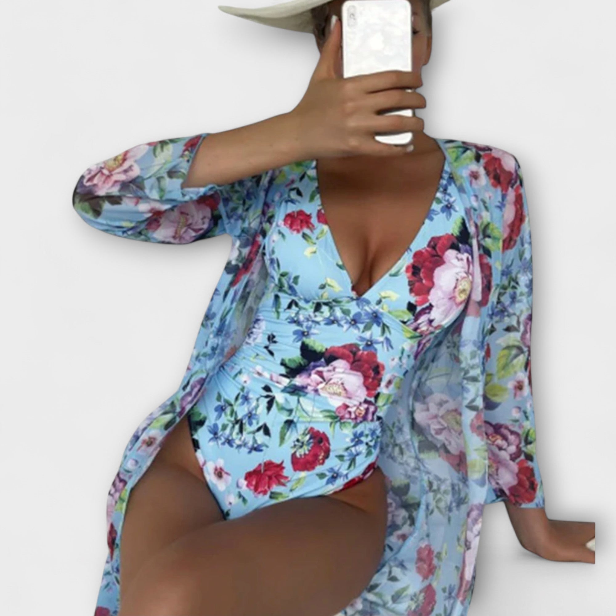 Clémence Trendy and flattering swimsuit