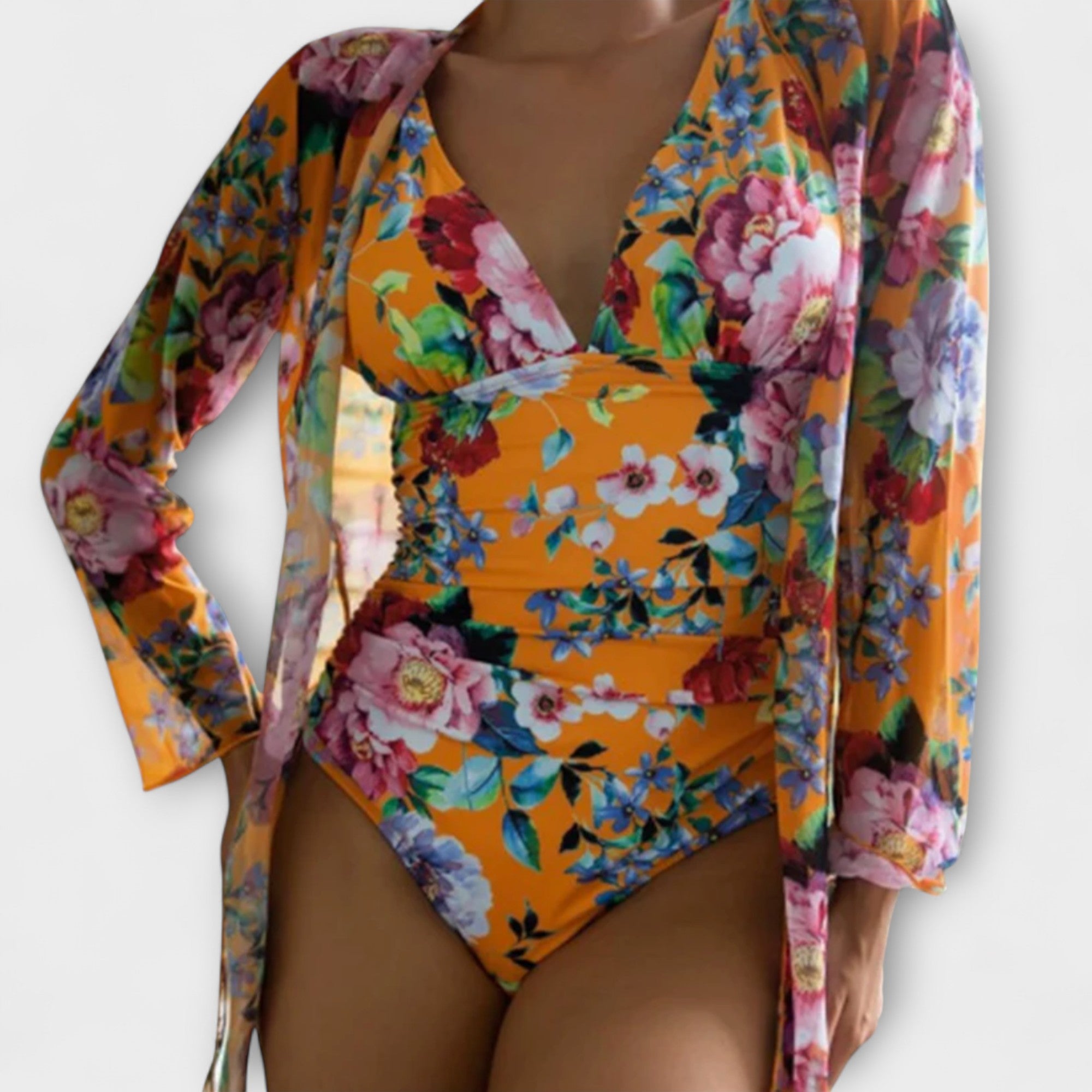 Clémence Trendy and flattering swimsuit
