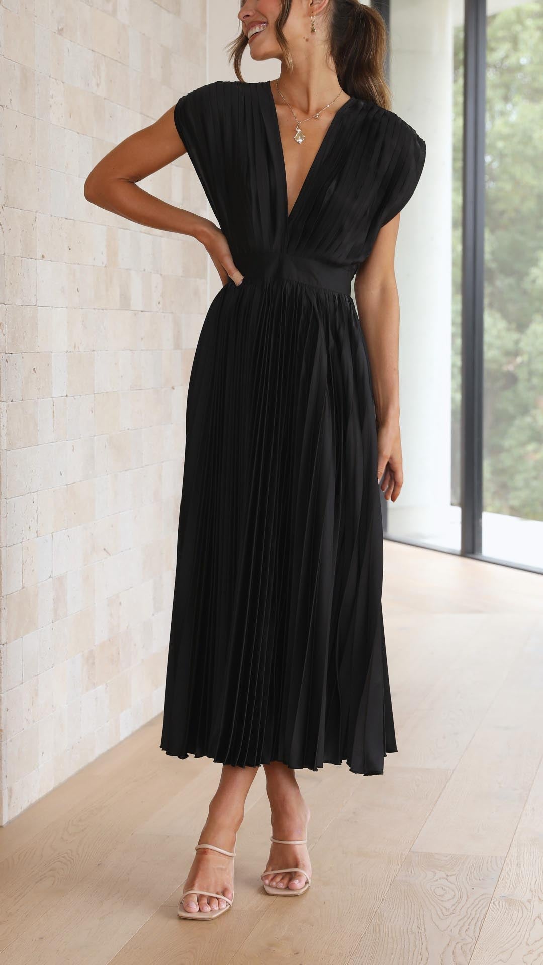 Alexis - Elegantes Plissee-Kleid