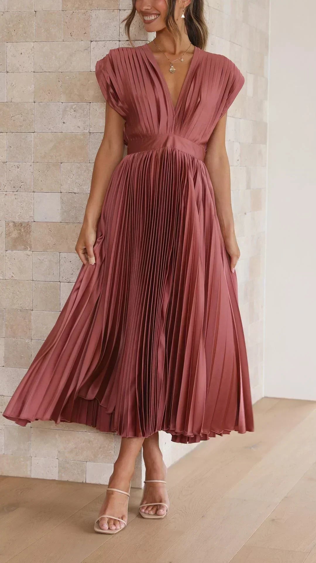 Alexis - Elegantes Plissee-Kleid