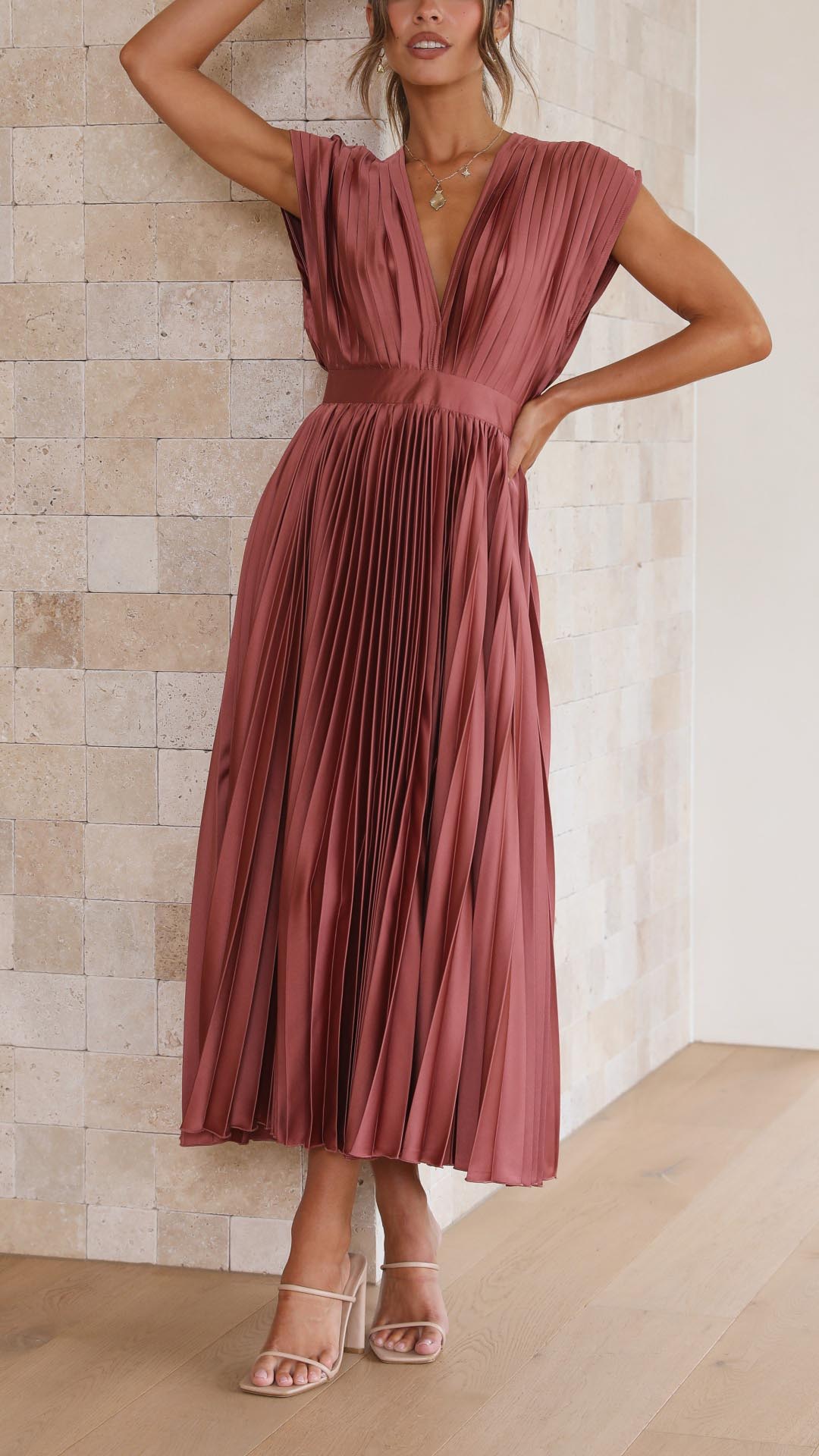 Alexis - Elegantes Plissee-Kleid