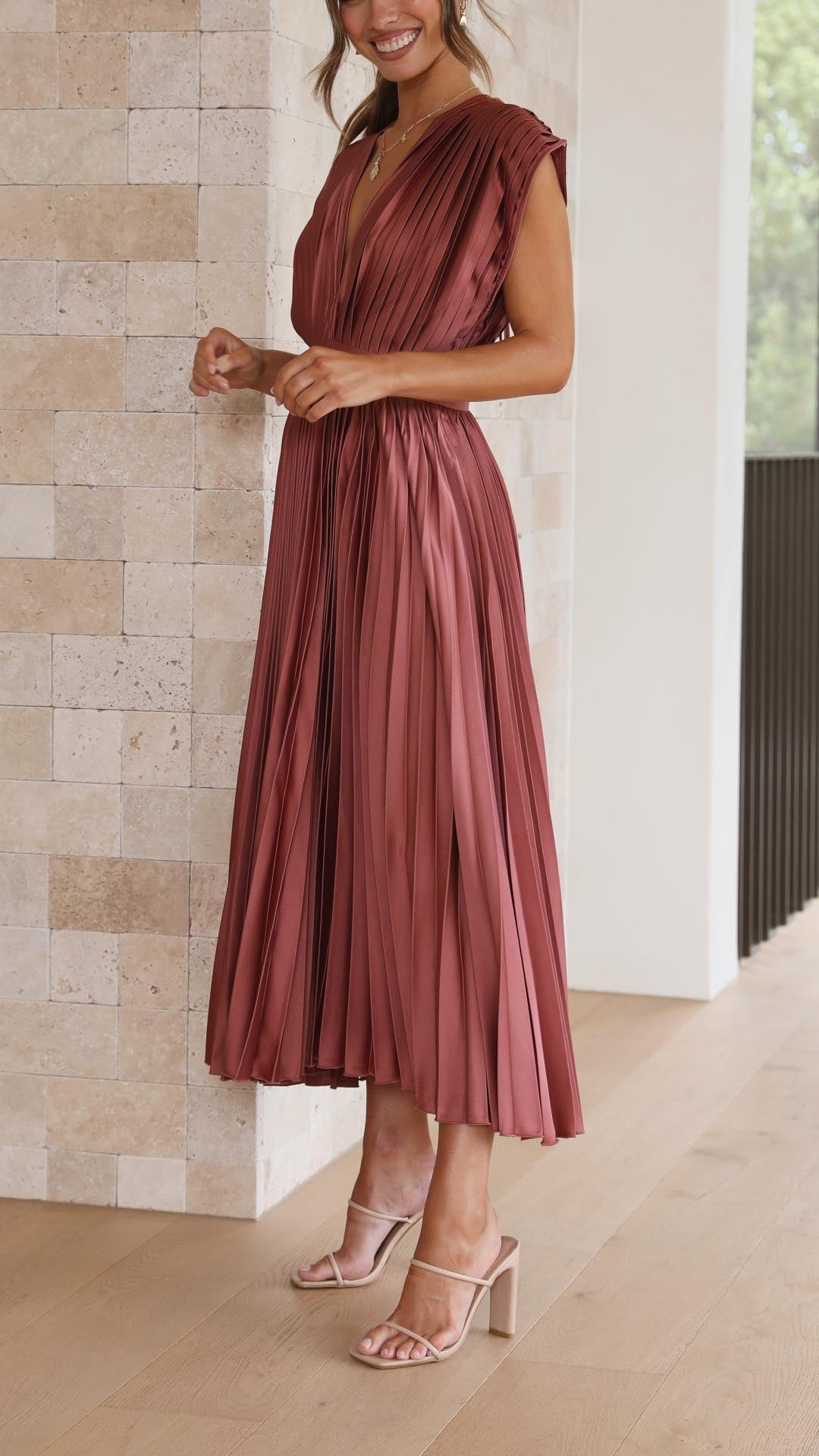 Alexis - Elegantes Plissee-Kleid
