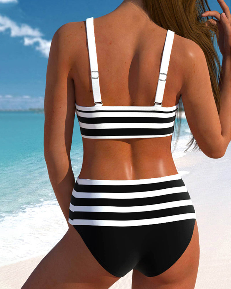Hochgeschnittene Gestreifte Bikinis
