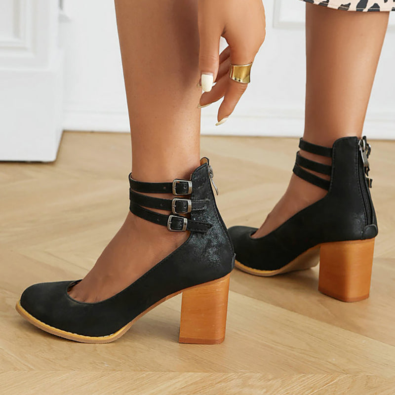 Casilda | Glatte Sandalen mit Knöchelriemen und dicker Sohle