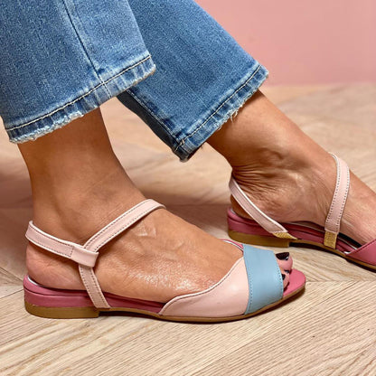 Roselina | Asymmetrische rosa Sandalen im Color-Block-Stil