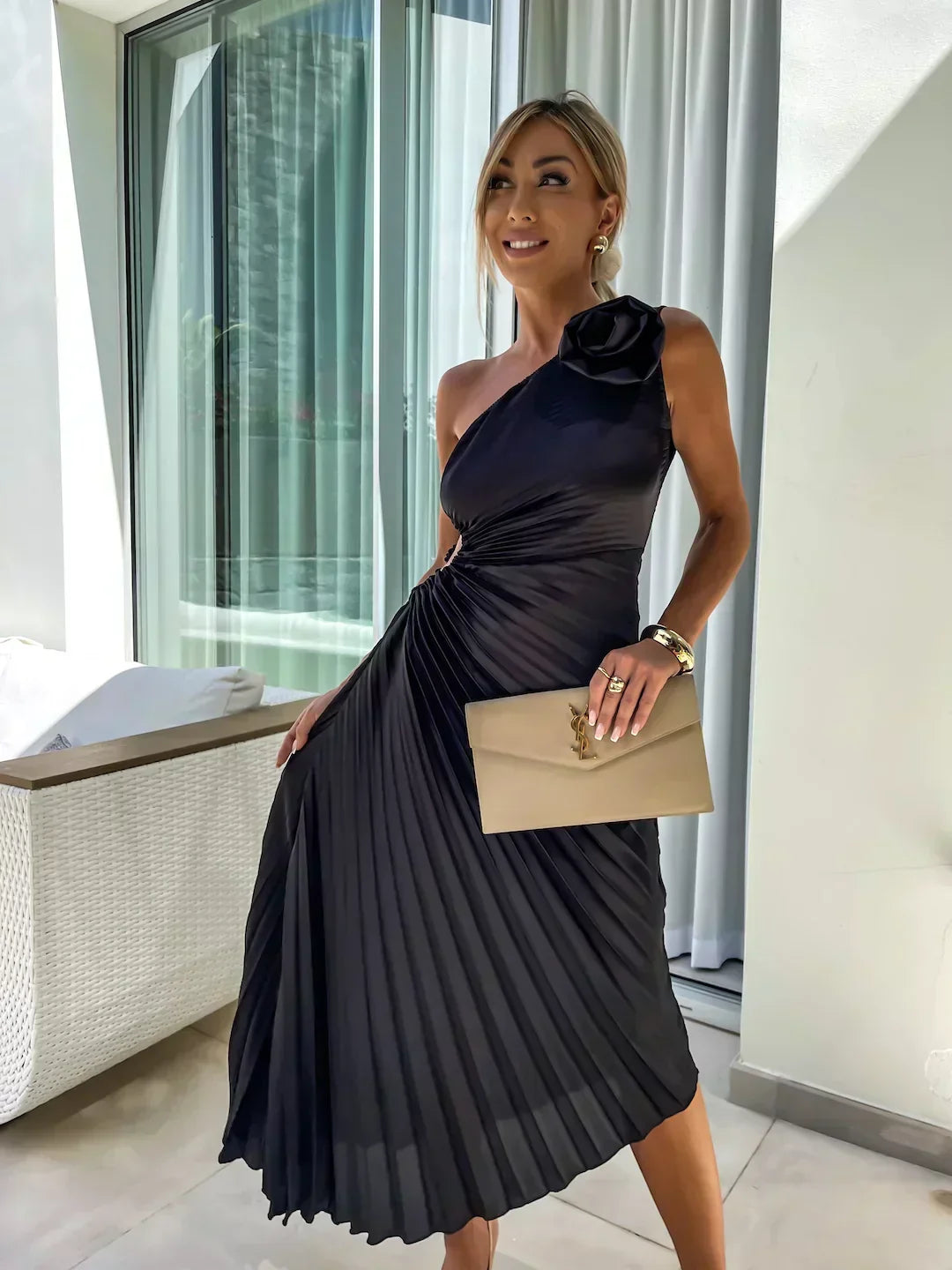 Lizbeth - Kleid mit floralen Schultern