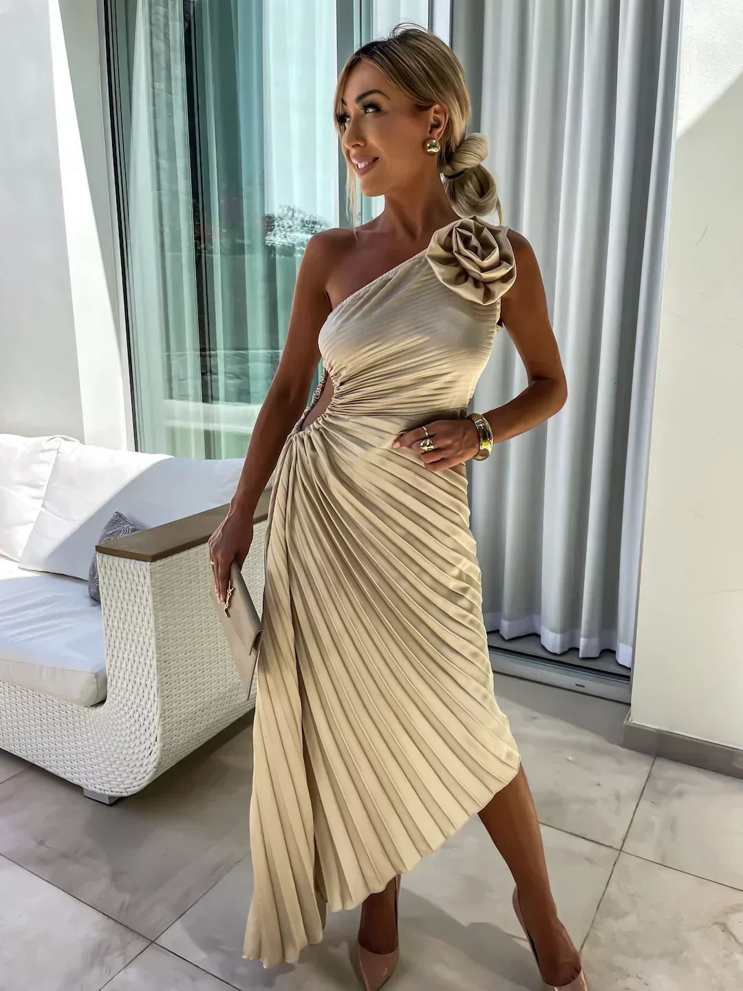 Lizbeth - Kleid mit floralen Schultern