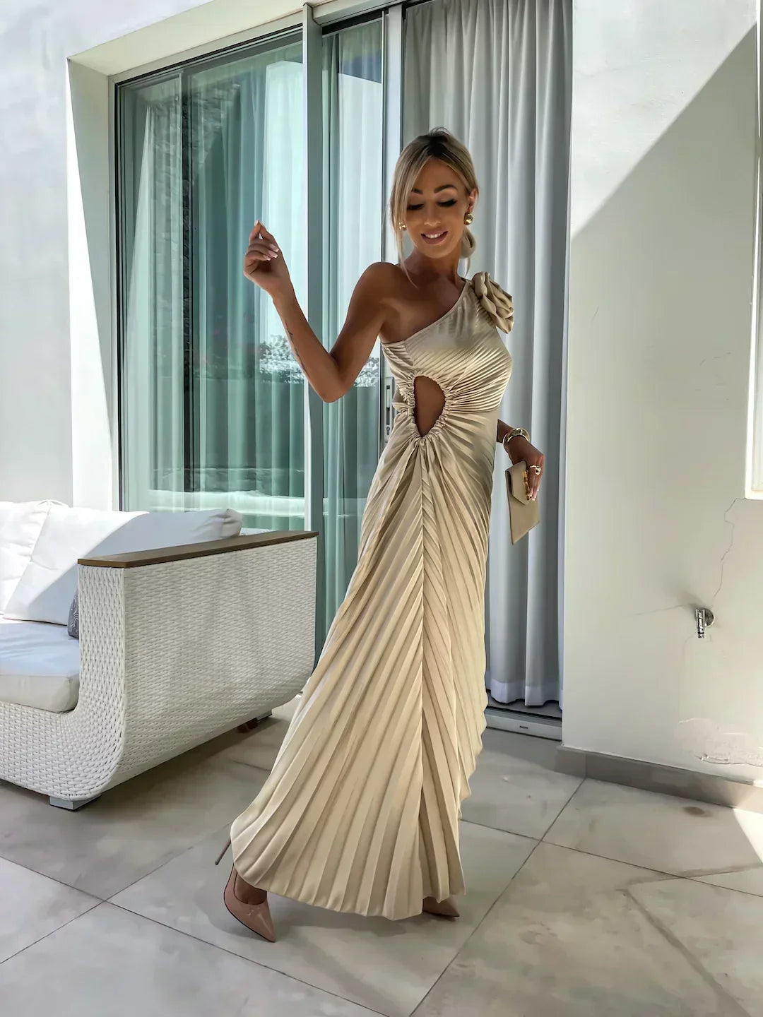 Lizbeth - Kleid mit floralen Schultern