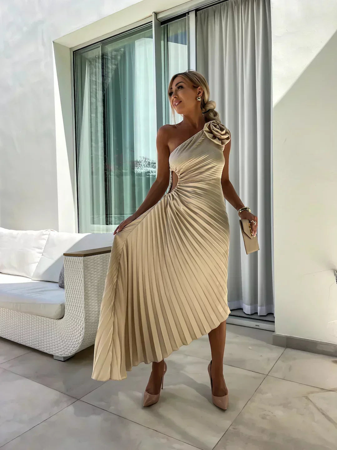 Lizbeth - Kleid mit floralen Schultern