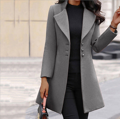 Taillierte Damenjacke aus hochwertiger italienischer Wolle mit Seitentaschen | Ideal für Herbst und Winter